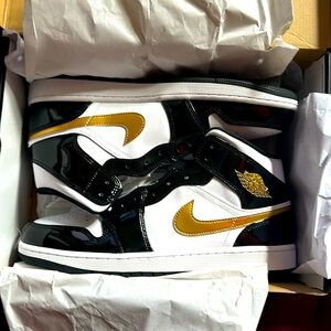 Black/metallic - Gold -White Air Jordan 1 Mid SE Rare !!!!! Brand new Size 13